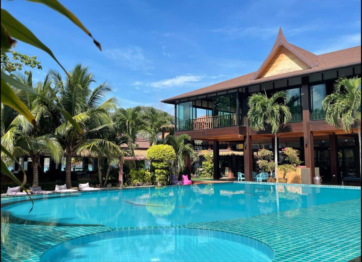 Tai Phi Phi Villa Resort